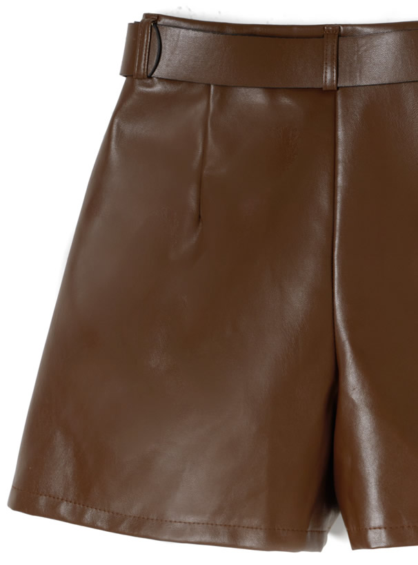 ベルト付きレザーショートパンツ