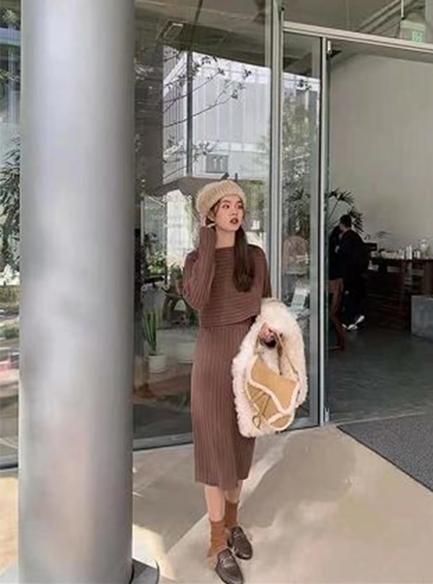 クロップド丈トップスXVネックワンピースニットセット