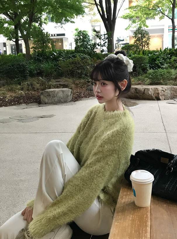 クルーネックシャギーニットトップス