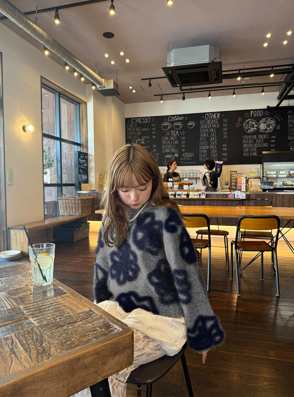 花柄ジャガードショート丈ニットトップス