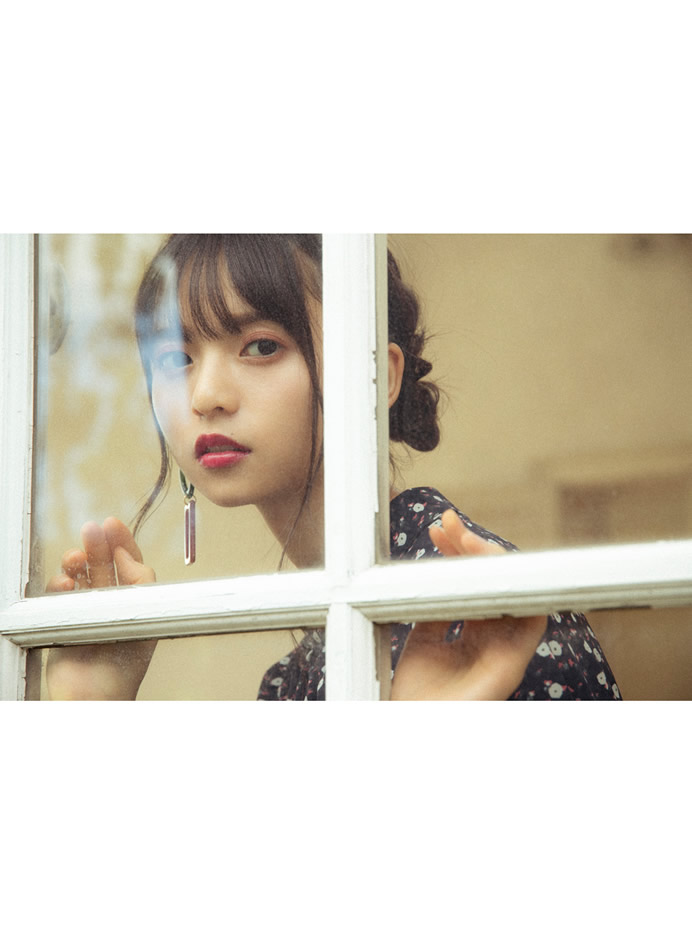 乃木坂46 齋藤飛鳥 花柄ハイネックワンピース