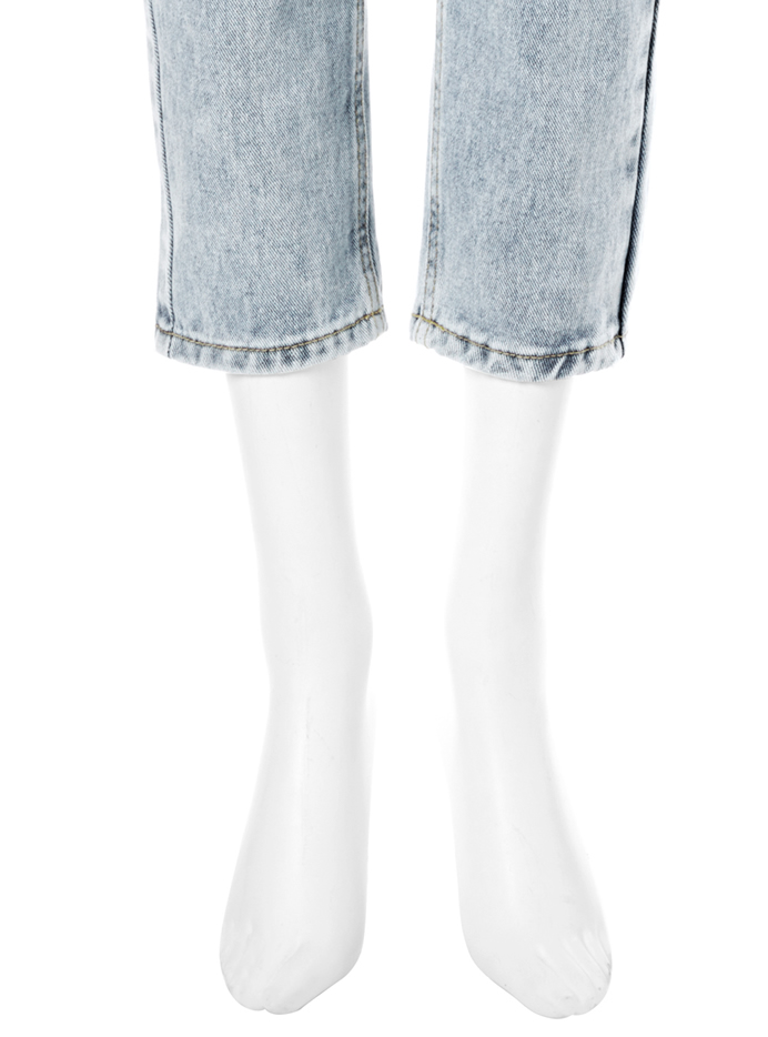 テーパードデニムパンツ