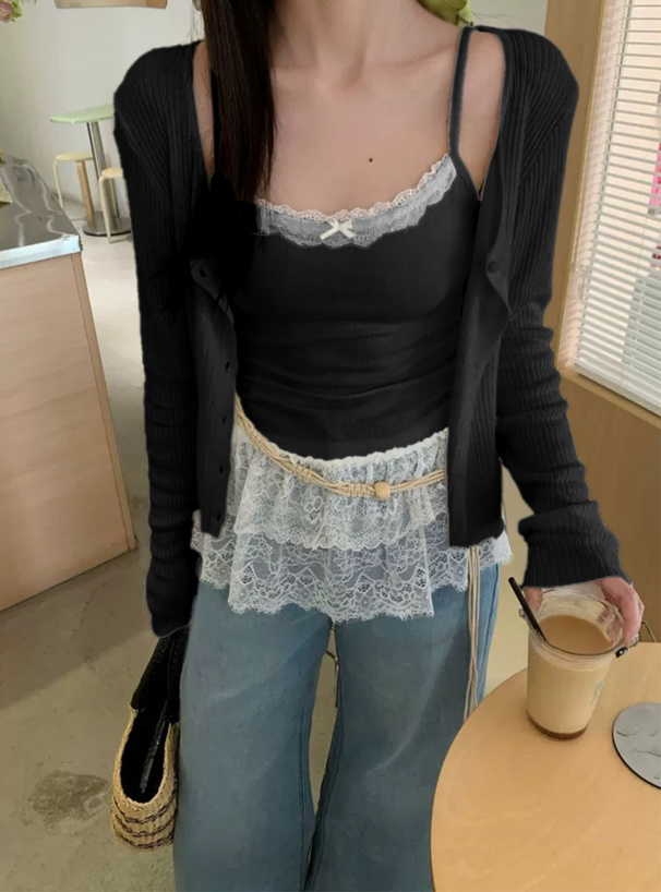 ニットカーディガン×レースキャミソールアンサンブル