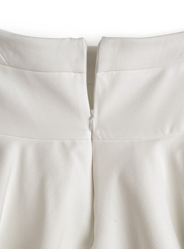 ラウンディングフリルスカートパンツ