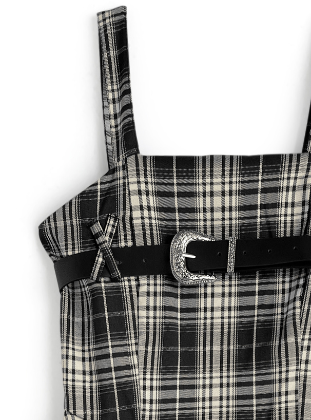 チェック柄ベルトミニワンピース×ショートパンツセットアップ