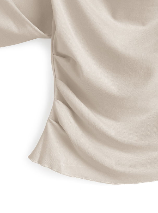 キャミソールレイヤード風オフショルダートップス