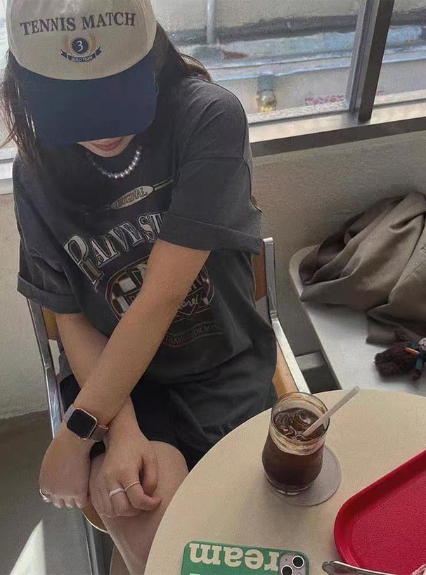 ヴィンテージロゴドプリントTシャツ