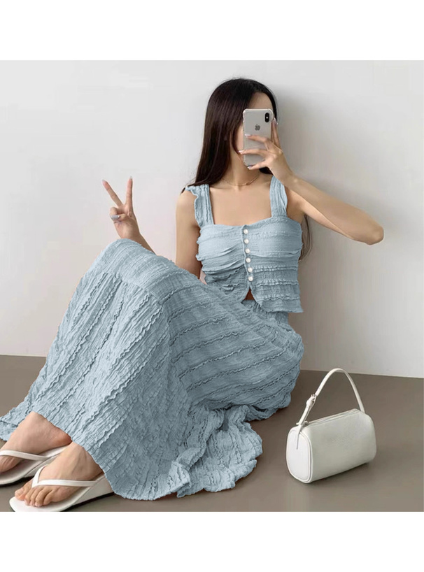 カップ付きフリルトップス×ロングスカートセットアップ