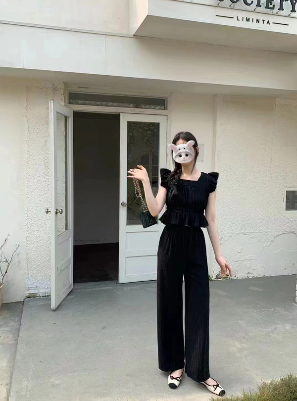 フリルノースリーブトップス×ロングパンツセットアップ