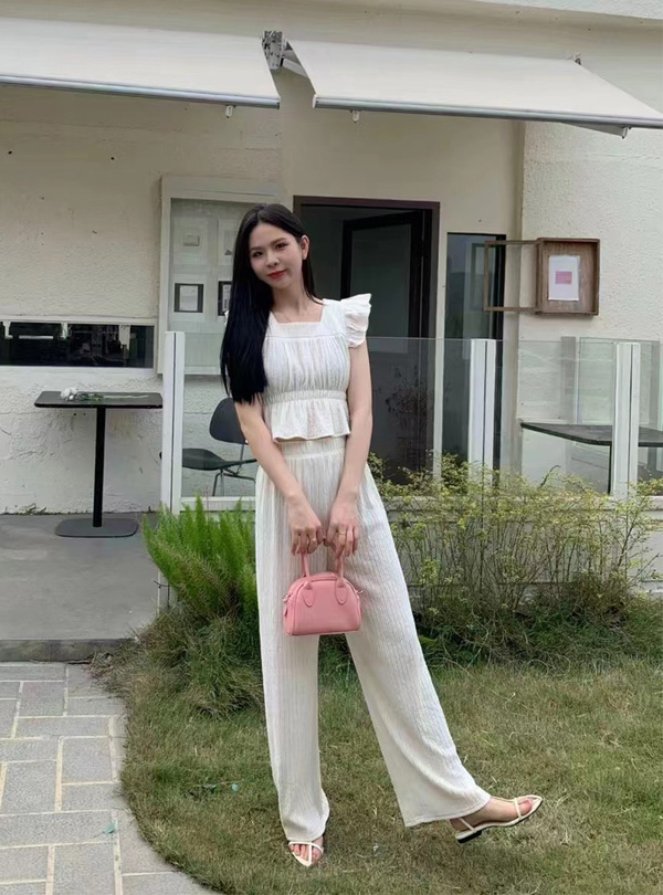 フリルノースリーブトップス×ロングパンツセットアップ