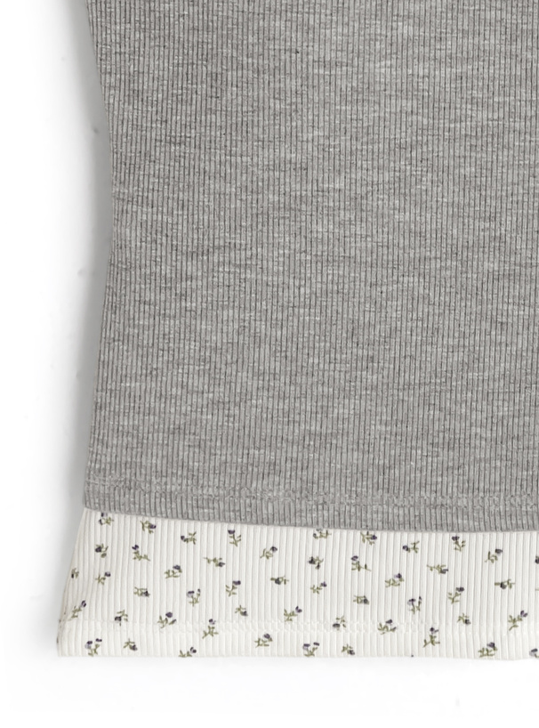 カップ付き小花柄レイヤード風キャミソールトップス