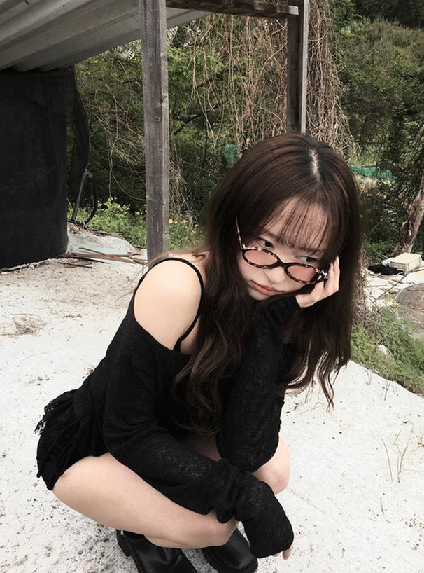 ドロストワンショルダーシアートップス×裾レースキャミソールアンサンブル