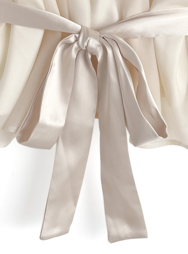 リボンアメスリシアートップス