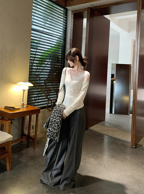 カップ付きレースドッキングストラップリボントップス