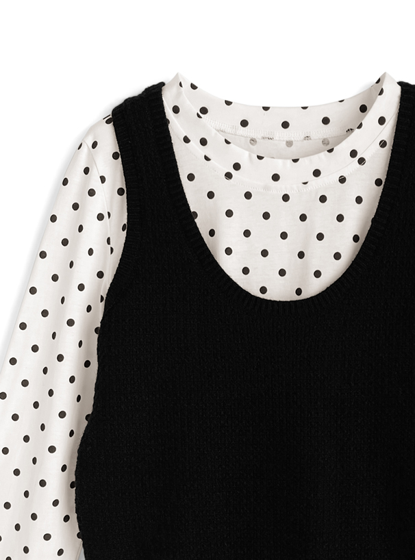 ドット柄フリルトップス×ニットベストアンサンブル