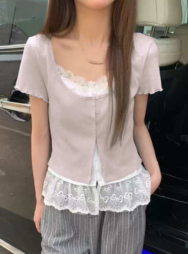 レースレイヤード風リブトップス