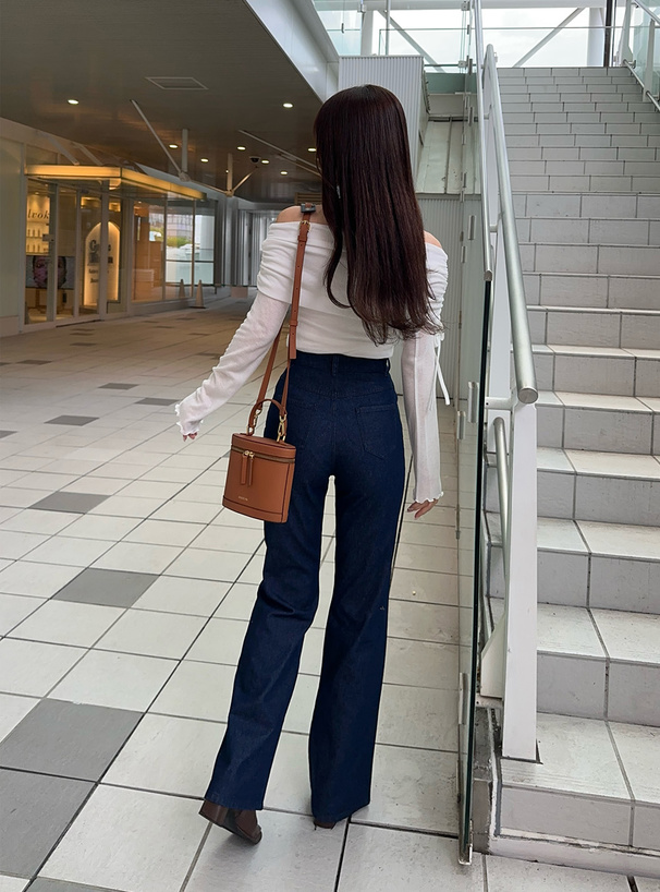 セミフレアデニムパンツ