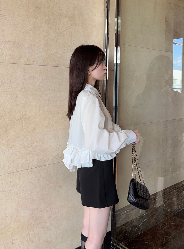 フリルブラウス