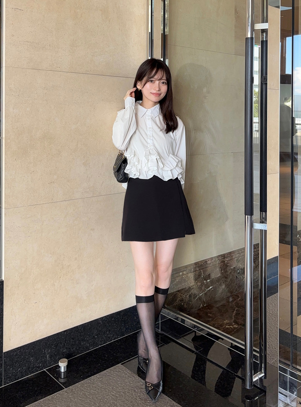 フリルブラウス