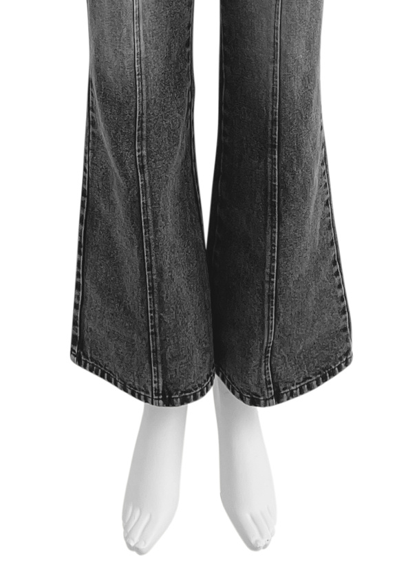 センターシームストレートデニムパンツ