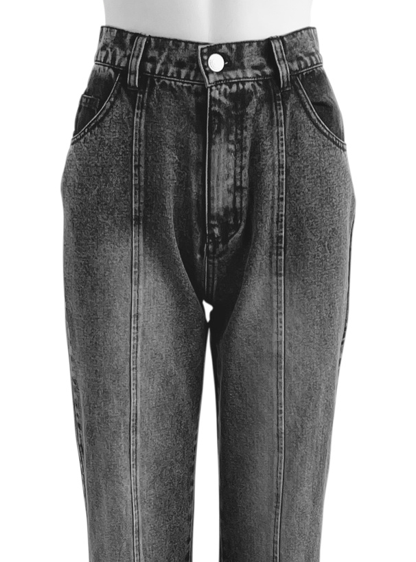 センターシームストレートデニムパンツ