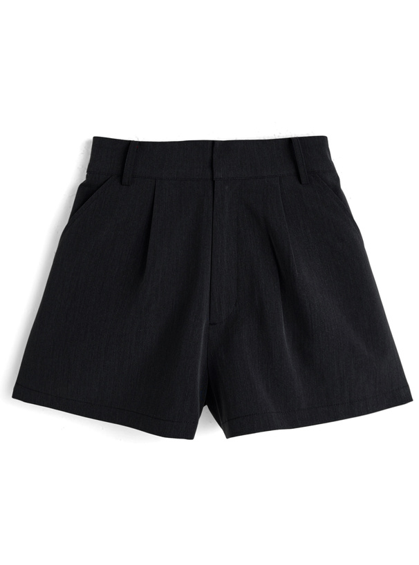 タックショートパンツ