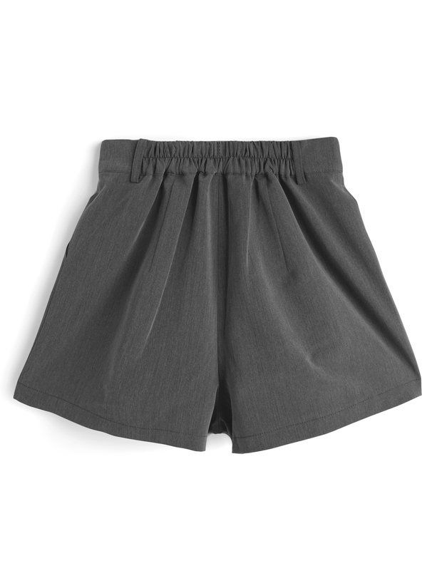 タックショートパンツ