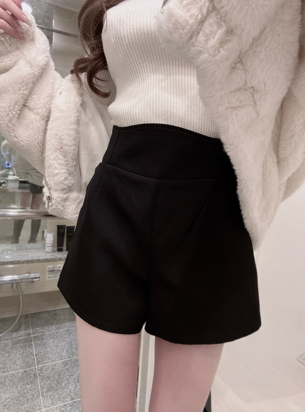 ハイウエストタックショートパンツ