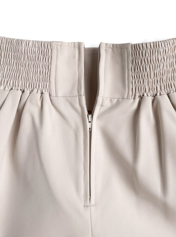 ハイウエストタックショートパンツ