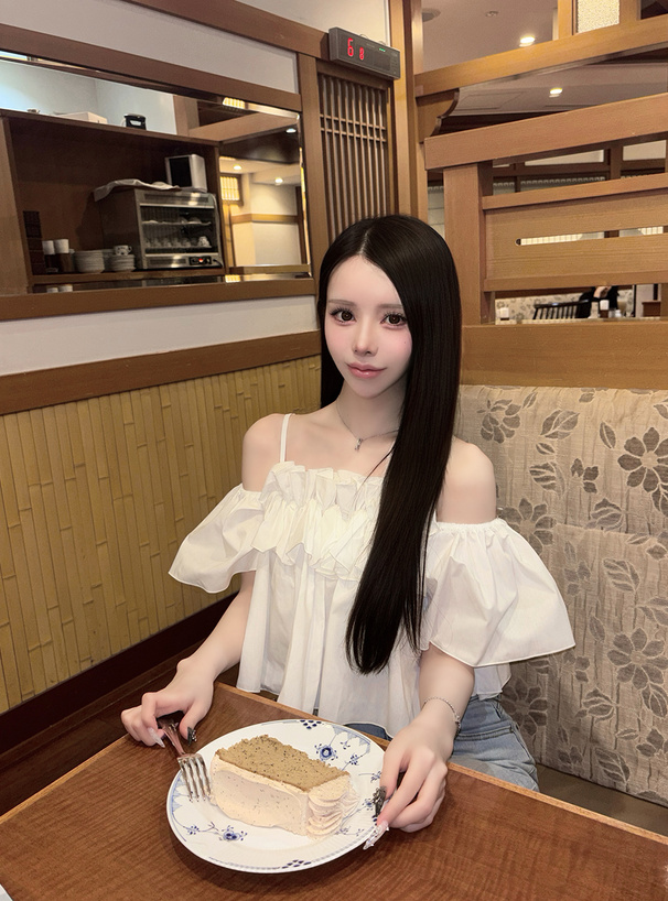 フリルオフショルダーブラウス