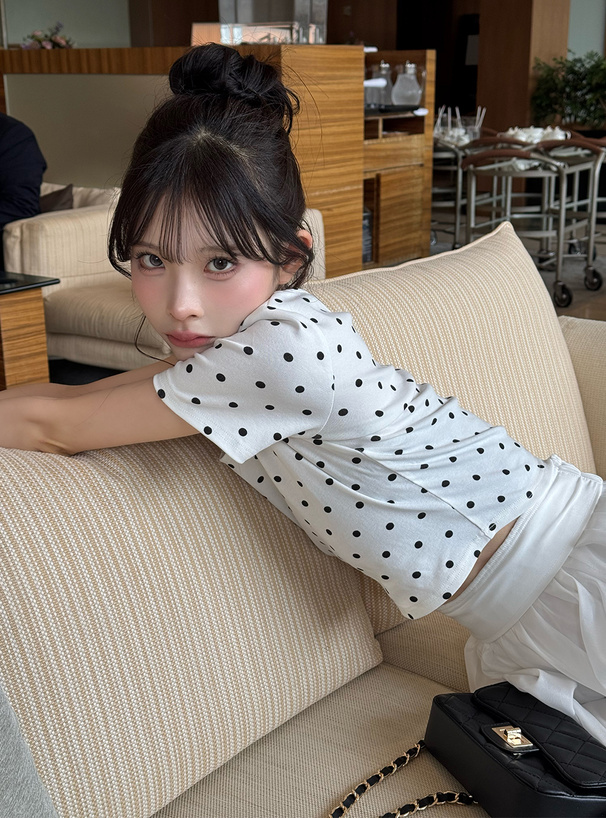 ドット柄スクエアネックショート丈Tシャツ[ai290] | レディース