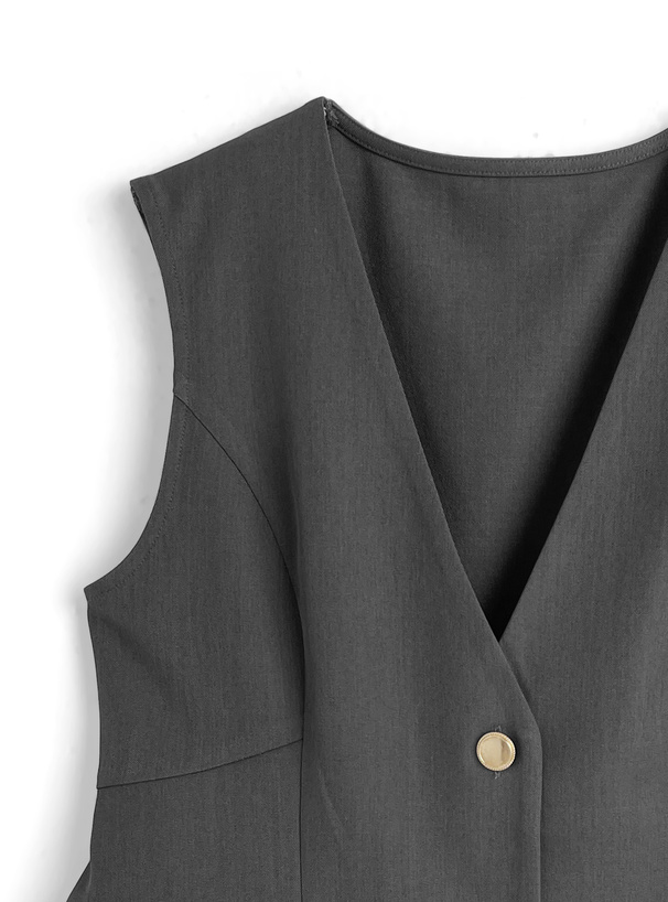 ゴールドボタンペプラムジレ