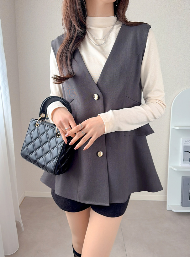 ゴールドボタンペプラムジレ