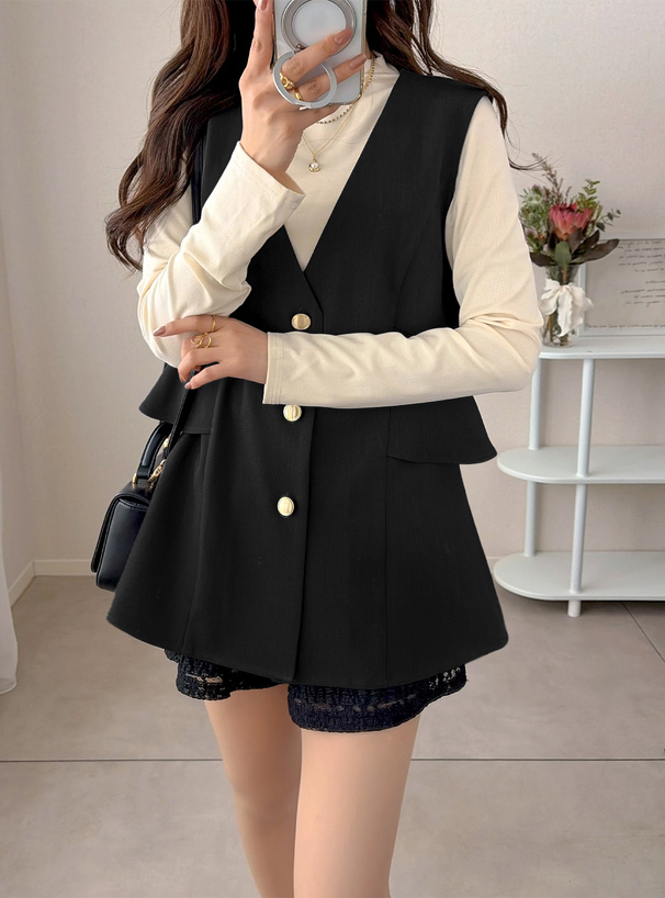 ゴールドボタンペプラムジレ