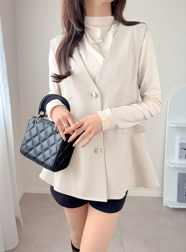 ゴールドボタンペプラムジレ