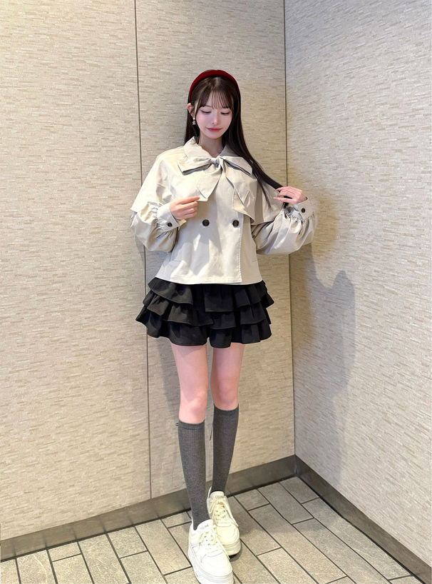 リボン付きショート丈トレンチコート