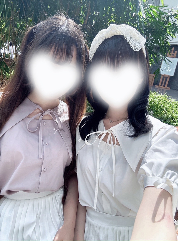 襟付きリボンブラウス