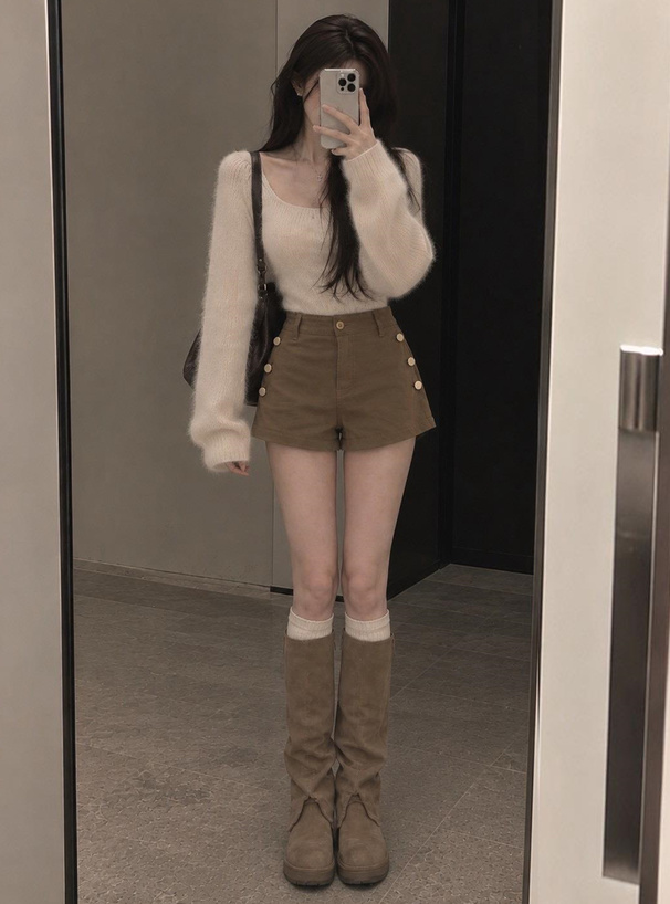 ゴールドボタンショートパンツ