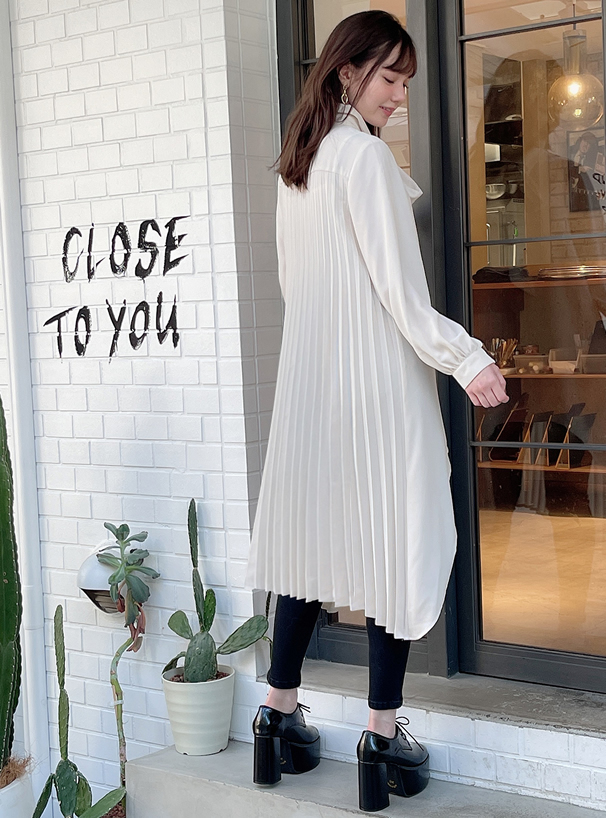 リボン付き2wayバックプリーツシャツ