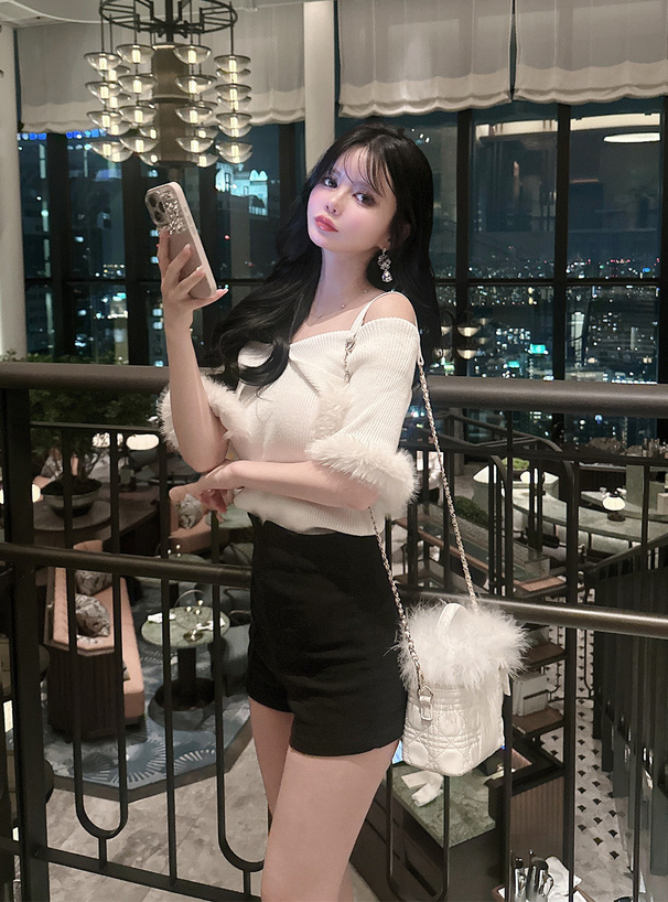 ファー付きビッグカラーノースリーブニットトップス