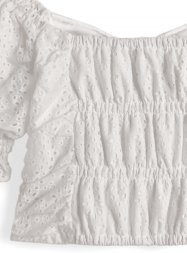 フロントジップパンチングレースオフショルダートップス