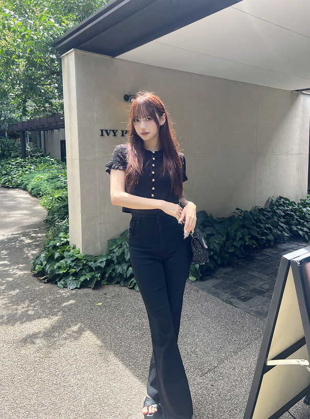 ゴールドボタンフリルニットカーディガン