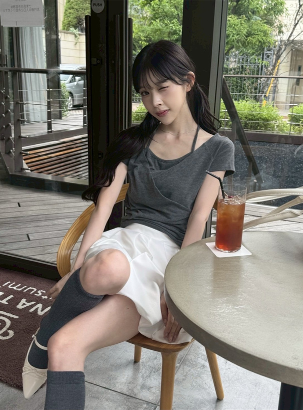 ホルターネックカシュクール半袖トップス