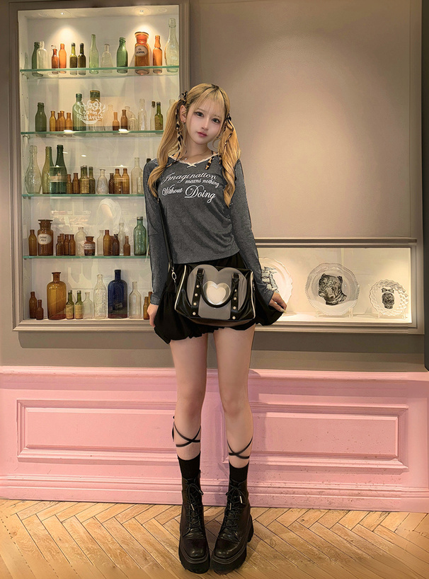 レースリボンロゴプリントトップス