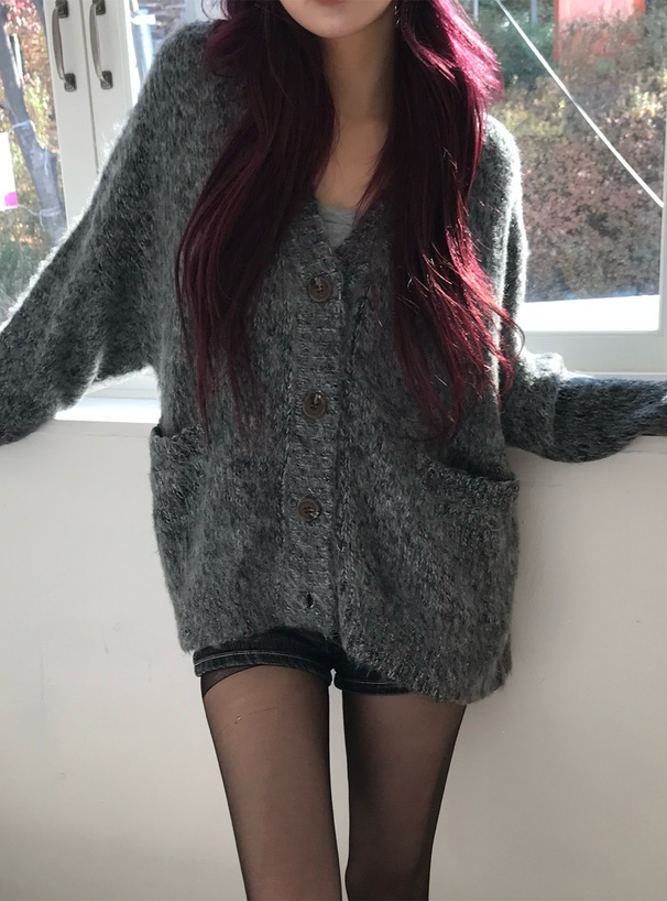 Vネックニットカーディガン