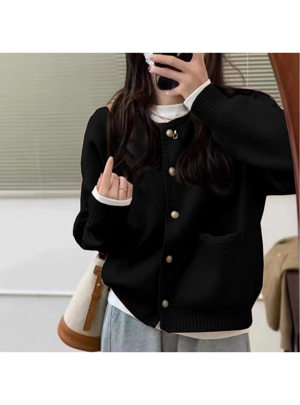 ゴールドボタンニットカーディガン