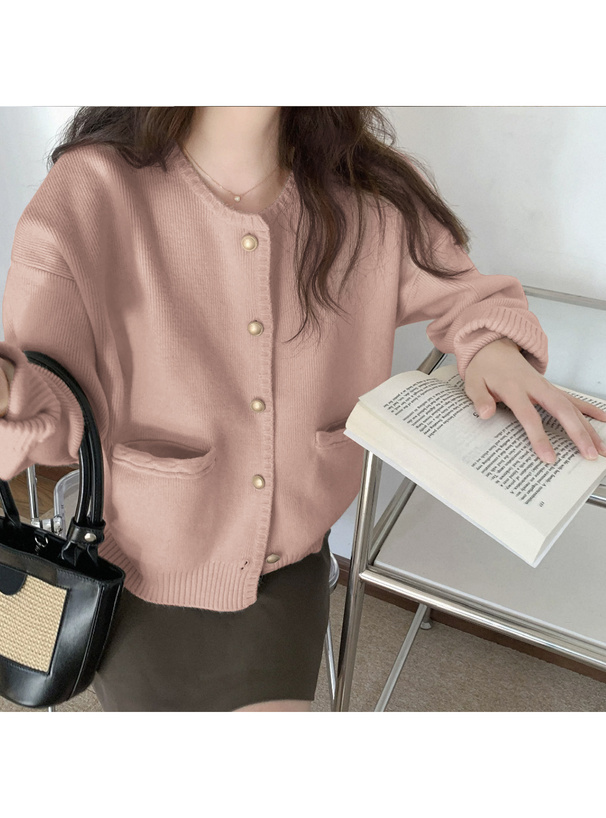 ゴールドボタンニットカーディガン