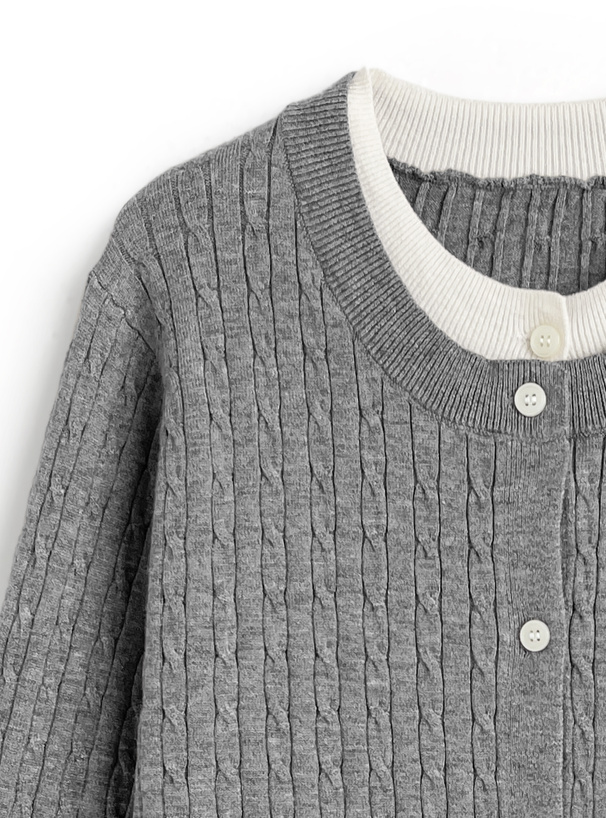 レイヤード風ケーブル編みニットカーディガン