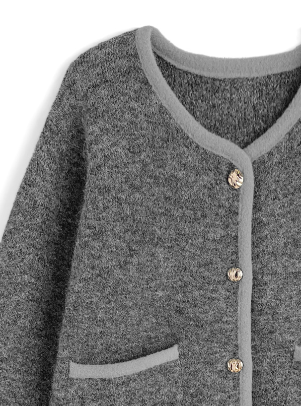 ゴールドボタンニットカーディガン