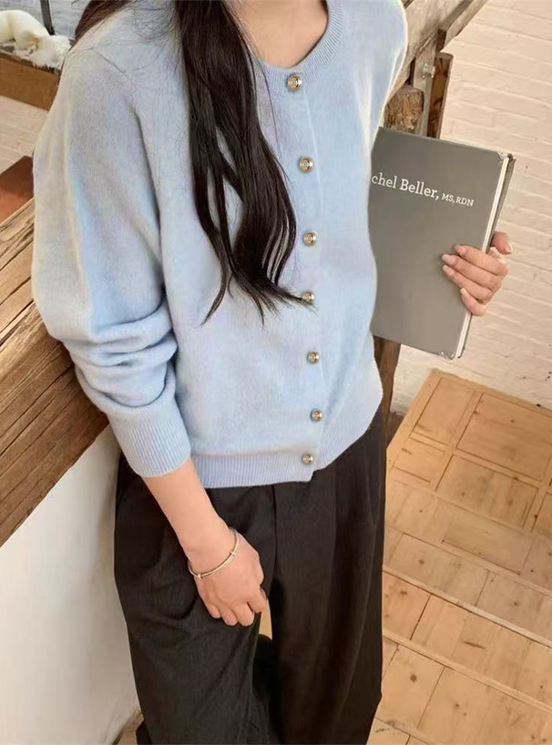 ゴールドボタンニットカーディガン